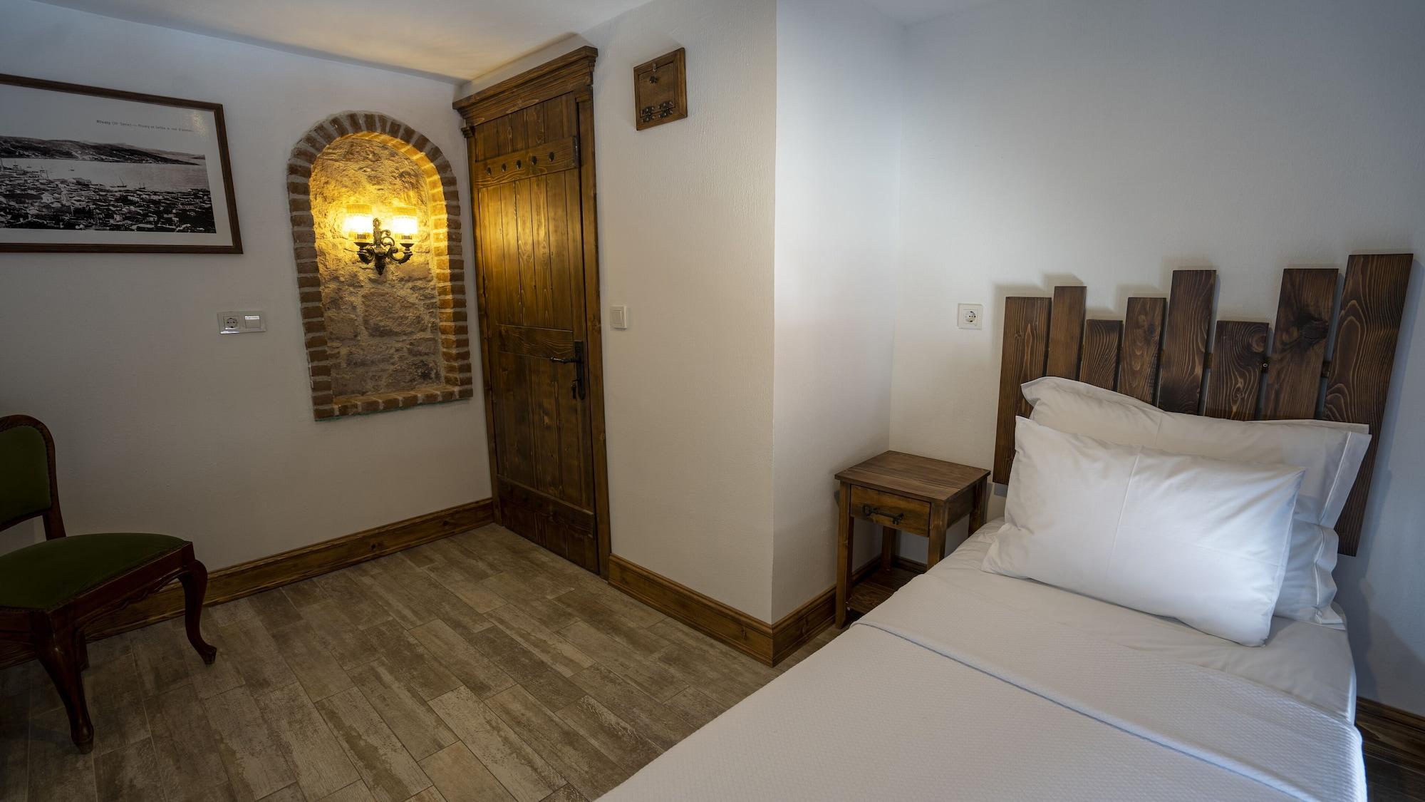 Villa Pietra Butik Otel Айвалык Экстерьер фото