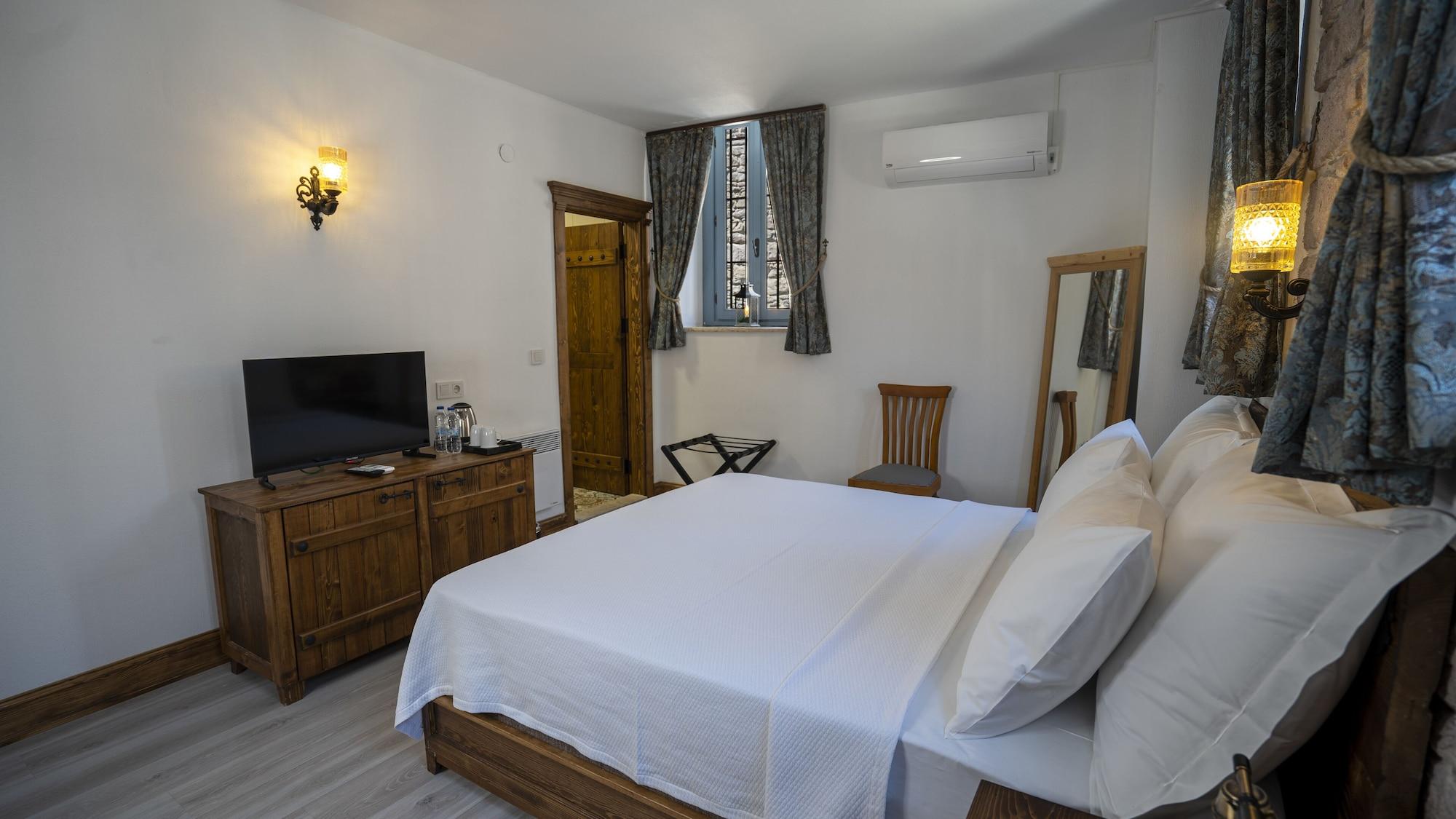 Villa Pietra Butik Otel Айвалык Экстерьер фото