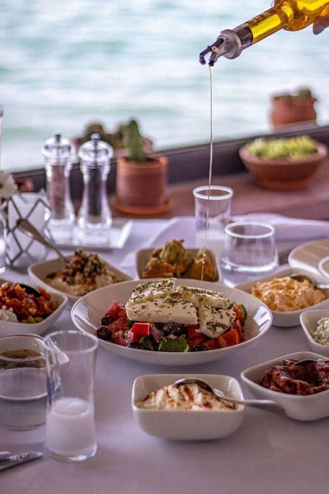 Villa Pietra Butik Otel Айвалык Экстерьер фото
