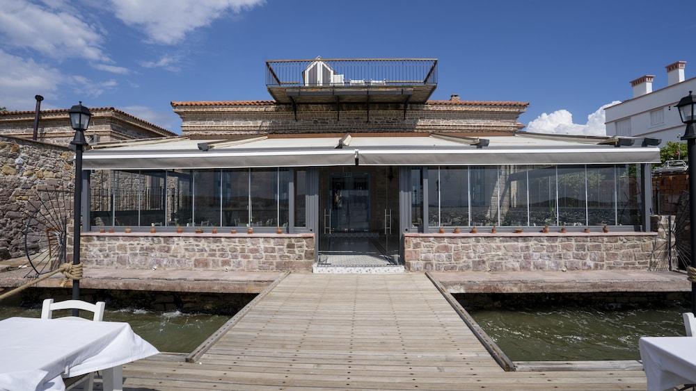 Villa Pietra Butik Otel Айвалык Экстерьер фото